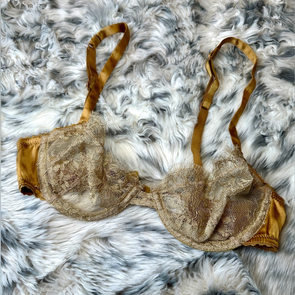 I.D. Sarrieri Lace & Silk Bra Unlined Lingerie Gold 32B Boudoir Sexy Euro NWOT